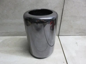 Apple Mac Pro A1481 Xeon 6 Core 16GB RAM 500GB SSD Monterey 12,7 AMD D300 - Bild 1 von 6