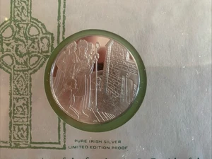 1977 St. Patrick's Day Commemorative ..999 Fine Silver Medal and Cachet - Bild 1 von 8