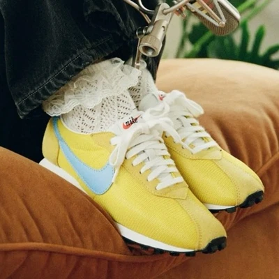 NUEVO Mujer Talla 9 Nike LD-1000 Amarillo Claro Azul Universitario Zapatilla Baja Foto 1 de 4