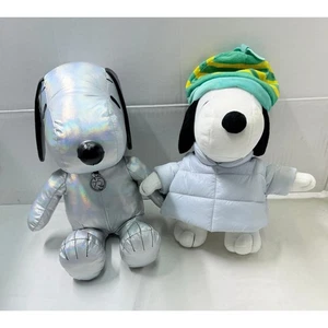 Snoopy Puffer Jacket 2023 PeanutsChristmas Holiday Plüsch /Neu mit Etikett 75th Anniversary - Bild 1 von 16