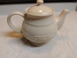 Longaberger Keramik Elfenbein Teekanne mit Deckel rund - Bild 1 von 3