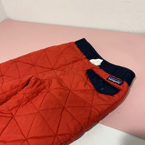 Pantalón Patagonia Reversible Acolchado Invierno Niños Unisex Diseño A Rojo 5T *tiene Agujero - Imagen 1 de 10
