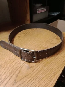 WOMEN'S MOSSIMO SUPPLY CO. BROWN GENUINE LEATHER BELT SIZE M- 41" Long - Picture 1 of 8