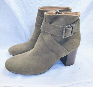 Aerosoles Tall Order olivfarbene Wildleder-Booties überkreuzte Riemen Absatzstütze Größe 6,5 Stiefel - Bild 1 von 8