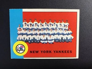 1963 TOPPS #247 NEW YORK YANKEES TEAM CARD W/MANTLE/BERRA/FORD/MARIS - Picture 1 of 2