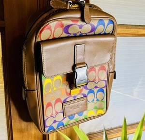 Coach Pride Umhängetasche 2022 Signature Rainbow Canvas & Leder (C2292-C9846) - Bild 1 von 20