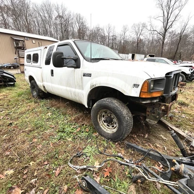 1999 - 2004 Ford F250 F250 4.30 Ratio Rear End Axle Differential S421H 4WD Auto - Image 1 of 4