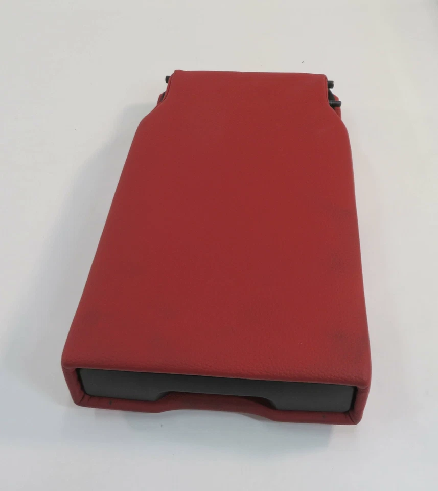 2011 宝马 335i (E92) COUPE - 后座臂休息中心控制台杯架(红色) — 第 1/4 张图片