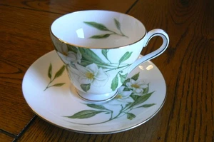 Vintage Shelley China England Syringa Cup & Saucer Windsor  FREE US SHIP - Picture 1 of 7