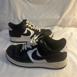 Nike Air Force 1 Black And White Shoes Sneakers AQ3778-994 Womens Size 9.5 - Picture 1 of 7