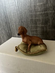Vintage 1958 Italy Giuseppe Cappe Porcelain Figurine Dachshund Dog Pillow Signed - Picture 1 of 5