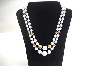 Collar de doble cadena firmado de vidrio de leche y cuentas doradas de colección - Imagen 1 de 4