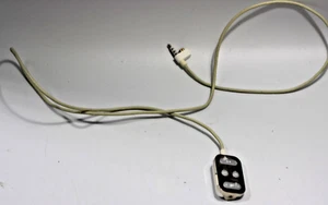 Genuine Apple A1018 iPod Classic Wired Remote Control - Picture 1 of 4