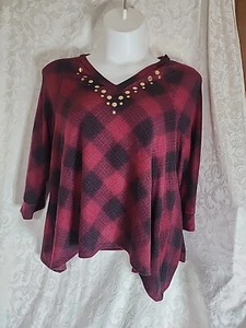 ROBERT LOUIS SIZE L RED & BLACK PLAID TOP W/GOLD STUDS 5818 - Picture 1 of 7