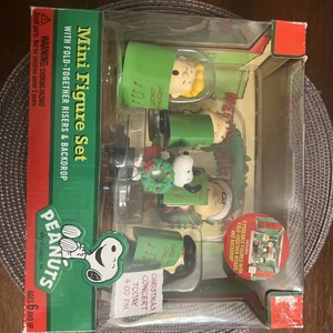 Peanuts School Christmas Concert Choir 5 Pc Mini Figure Set 2013 NIB - Picture 1 of 6