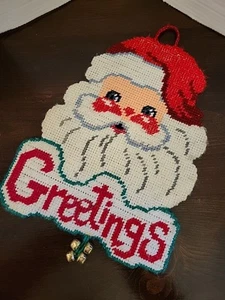 Vintage Needlepoint Plastic Canvas Santa Claus Wall Hanging 16x13"  - Imagen 1 de 6