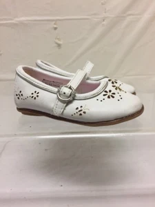 Buster Brown With Toezone Kids Girls White Leather Shoes Sz 4 M Lil Isabella - Picture 1 of 10
