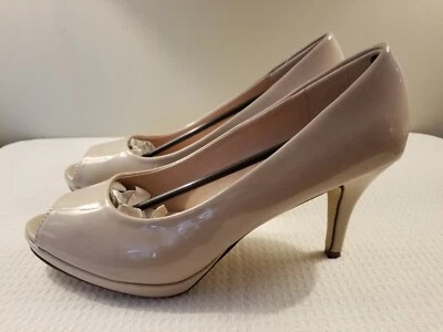 Pierre Dumas Tango 2 Mujer Plataforma Imitación Patente Peep Toe Tacones Nude 8.5 M Foto 1 de 4