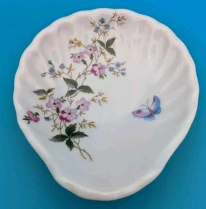 Limoges France Butterfly Whimsical Porcelain Small Dipping Shell Shaped Dish   - Picture 1 of 7