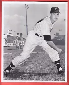 1953 SENATORS 8 X 10 GLOSSY TYPE 1 BOB PORTERFIELD - Picture 1 of 2