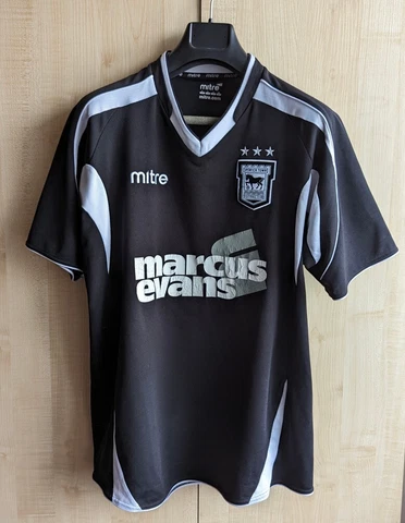 2010/2011 Ipswich Town away football shirt L Mitre Marcus Evans black Cover