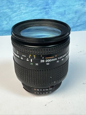 Nikon Zoom-NIKKOR 28-200mm f/3.5-5.6 D IF AF Lens - Image 1 of 4