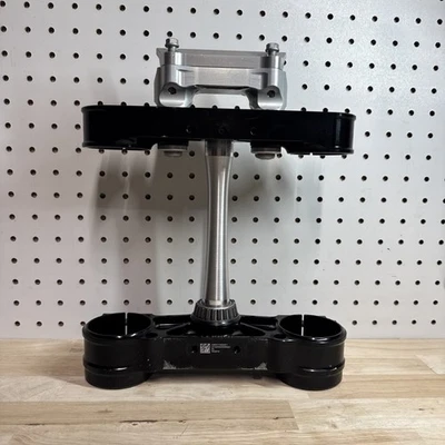 FC250 2016 triple abrazadera OEM negro triple barra de árbol montaje Husqvarna KTM SX SXF XCF Foto 1 de 4