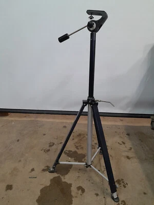 Vintage Davis & Sanford Co. Compac Camera Center Column Tripod Model CG-BB - Image 1 of 4
