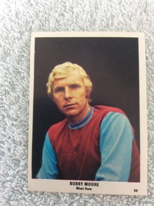 Bobby Moore 1970 The Sun Football Swap Card 89 West Ham & England Captain
