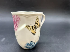 Lenox BUTTERFLY MEADOW Hydrangea Tea Coffee Mug - Picture 1 of 9