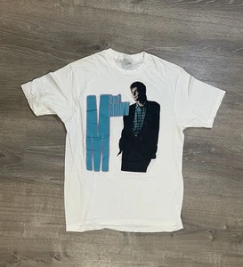 Camiseta vintage de una sola puntada Barry Manilow Hanes talla grande Hecha en EE. UU. Camiseta con banda - Imagen 1 de 9