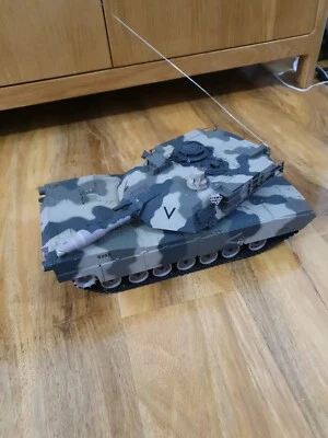 TOKYO MARUI 1/24 RC Battle Tank M1A2 ABRAMS US Army  . Spare or Repair  - Image 1 of 4