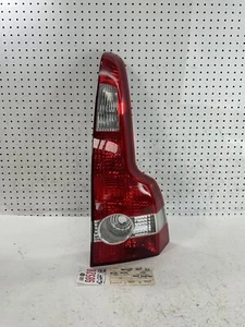 2005 2007 VOLVO V50 RIGHT SIDE TAIL LIGHT OEM - Picture 1 of 12