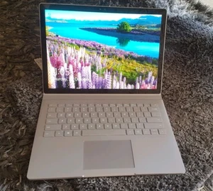 Microsoft 13.5" 2-in-1 Surface Book - 6th Gen i7/ 512GB SSD/ 16 GB Ram Win10 Pro - Picture 1 of 12