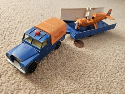 Corgi Toys Whizzwheels GS19 Corgi Flying Club Land Rover, Trailer & Plane Set - Image 1 of 4