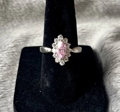 Piedra preciosa rosa marquesa chapada en oro de 18k estampada, halo circonita talla 6,5 Foto 1 de 4
