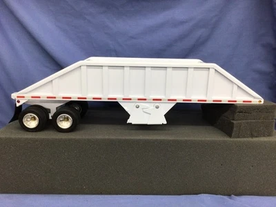 Reboque de eixo duplo Clark & Sons fundo de aço prensado branco 1/24 excelente - Imagem 1 de 4