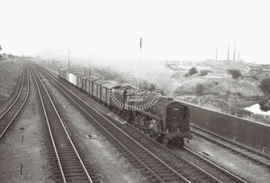 PHOTO British Railways Steam locomotive 92145 Standard 9F 2-10-0 Nr Fletton 1961