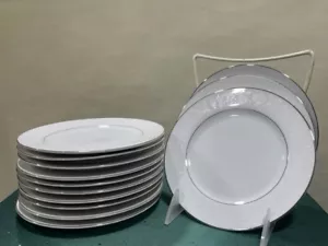 Small Bread & Butter Plate Lovelace by CROWN VICTORIA 6-1/4 - Picture 1 of 12