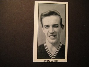 D C THOMSON WIZARD FOOTBALL STARS OF 1959 #44 RON WYLIE NOTTS COUNTY ASTON VILLA