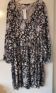 Size 24 Monochrome Tiered Dress - Picture 1 of 1