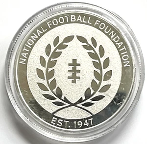 NATIONAL FOOTBALL FOUNDATION 1 OZ .999 PROOF SILVER 150 YEARS COLLEGE GAME COIN - Picture 1 of 4