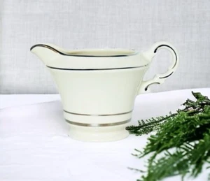 Syracuse China COLUMBIA Old Ivory OPCO 10 OZ Virginia Creamer MINT - Picture 1 of 8