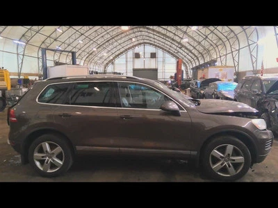 AC Compressor Fits 11-16 TOUAREG 6444066 - Image 1 of 4