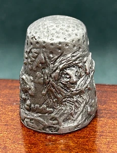 Vintage Thimble - Metal with woodland mice 3D all the way around - Picture 1 of 9