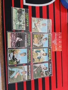 1971 Topps, Eight-Card Lot, Mostly Low Grade (no creases) - Picture 1 of 7