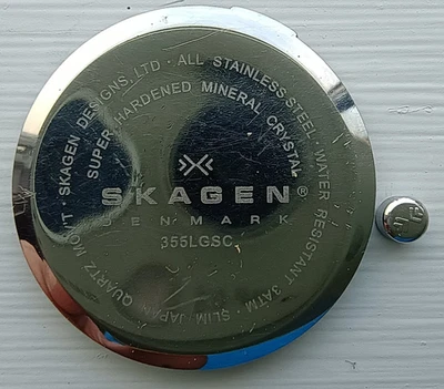 SKARGEN - Men's Wristwatch - Salvaged Spare Parts - CROWN + BACK PLATE - Image 1 of 4