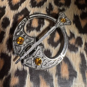 Vintage Silver Tone Celtic Brooch Costume Jewellery - Picture 1 of 3
