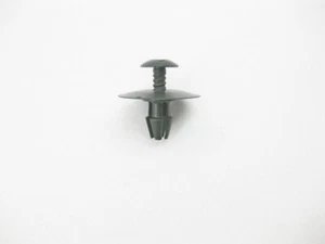 Mercedes-Benz A0019900192 Fastening clip for plastic threshold C-Class W203 ... - Picture 1 of 9