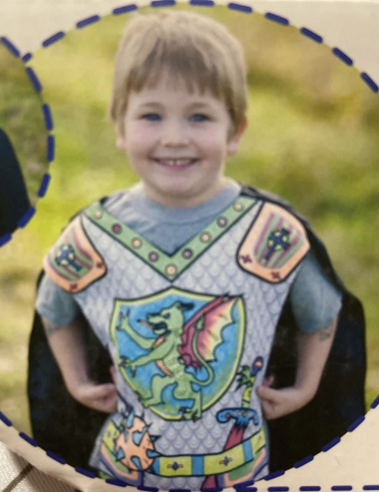 ¡Colorea tu propia capa de caballero con disfraz túnica!  Niño Talla Única Para La Mayoría 4-7 Nuevo Foto 1 de 4